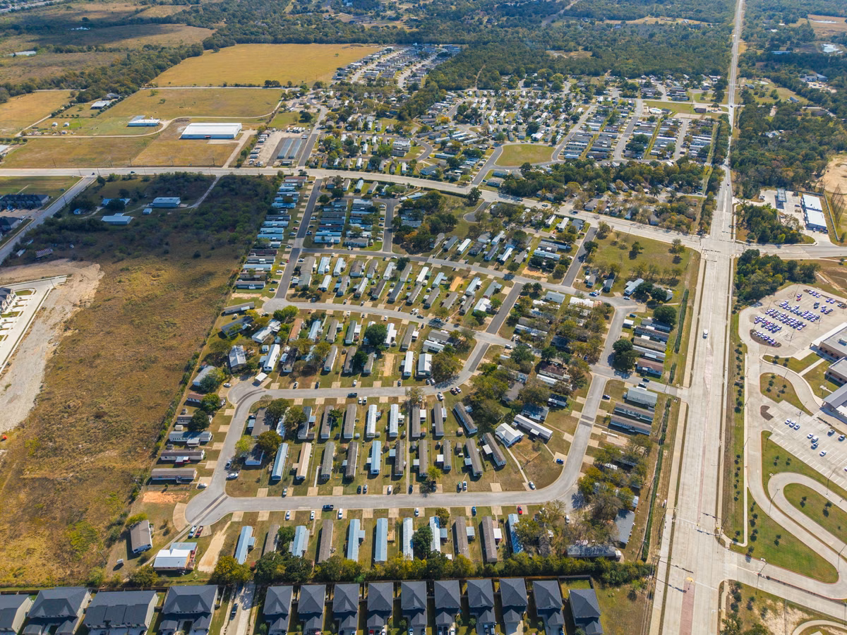 Virginia, community amenities and clubhouse, Texas, affordable homes for rent, playground