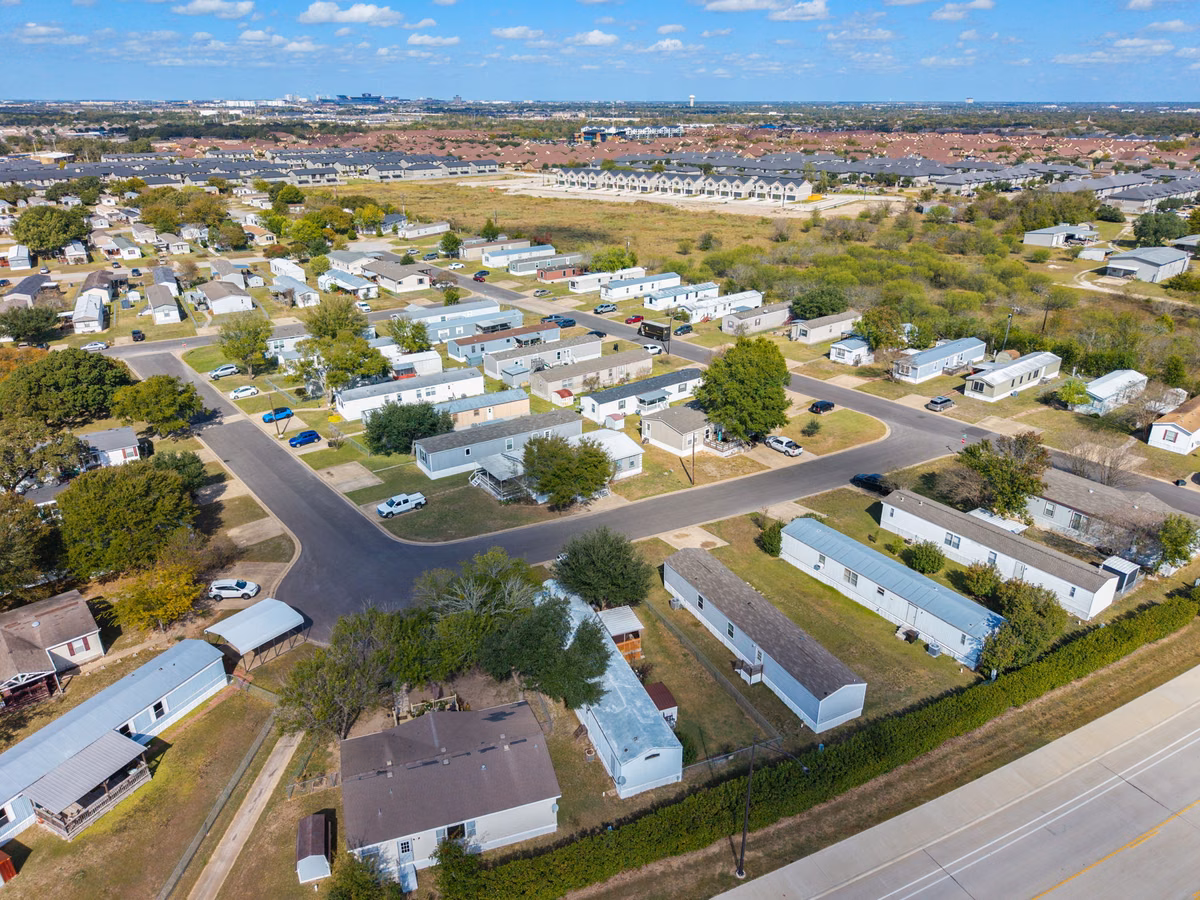 neighborhood playground and pool, affordable homes for rent, exterior, Georgia, housing