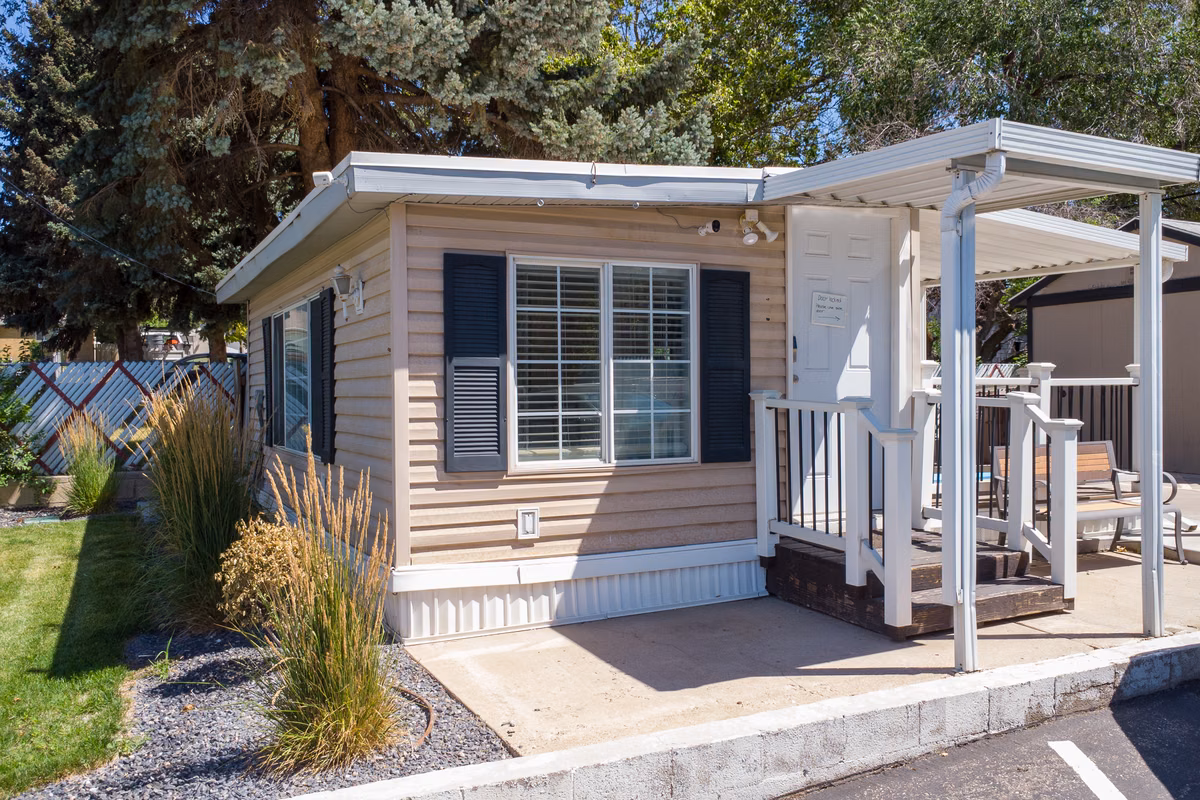 Utah, clubhouse, Medallion Communities neighborhood, manufactured homes for sale, streetscape