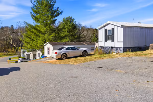 streetscape, community amenities and clubhouse, family friendly residential community, lifestyle, amenities