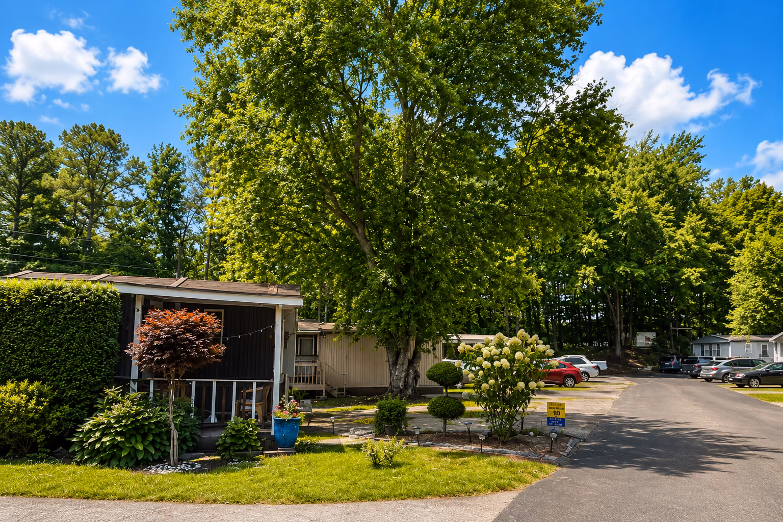 homesite, lifestyle, exterior, welcoming neighborhood setting, modern manufactured housing