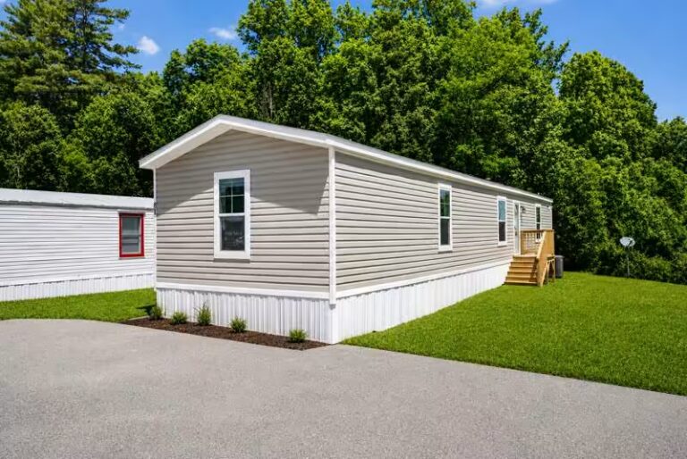 modern manufactured housing, amenities, finding a place to call home, playground, Arizona