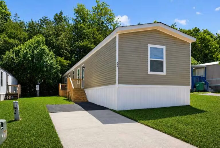 clubhouse, land lease community homesite, family friendly residential community, Virginia, amenities